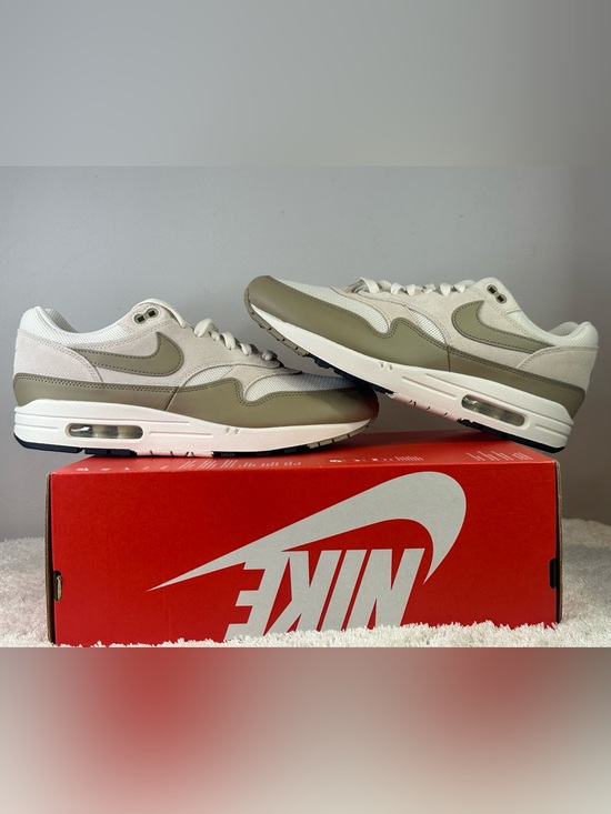 Nike Air Max 1 Essential main image 4